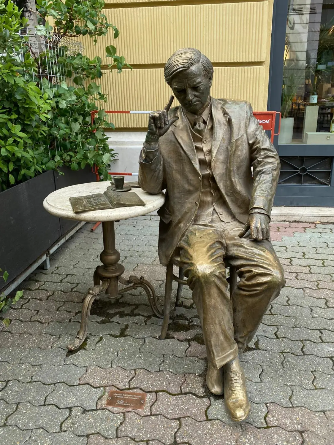 Last-Minute-Angebote, Ofertas de última hora, Last-minute deals 